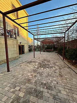 Satılır 6 otaqlı həyət evi 600 m²
