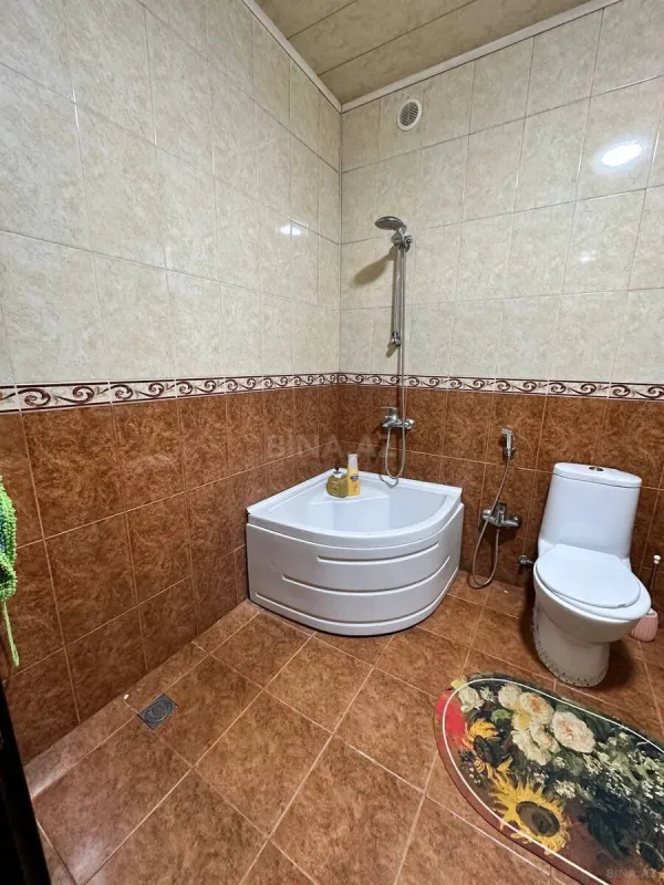 Satılır 6 otaqlı həyət evi 600 m²