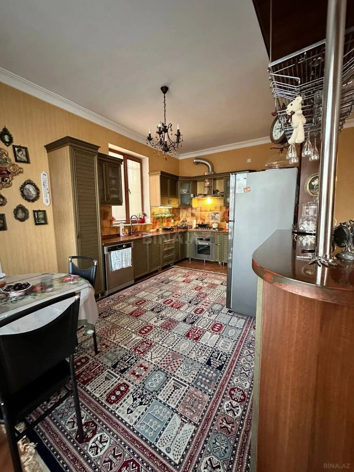 Satılır 6 otaqlı həyət evi 600 m²