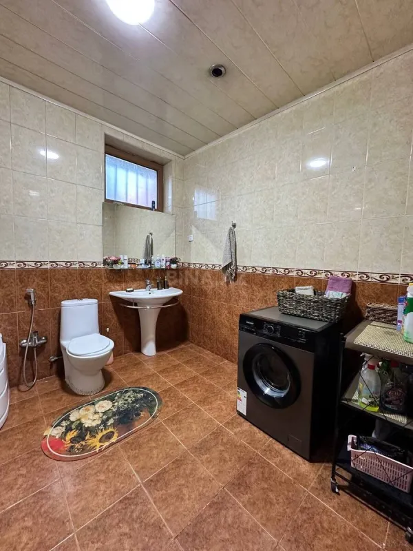 Satılır 6 otaqlı həyət evi 600 m²