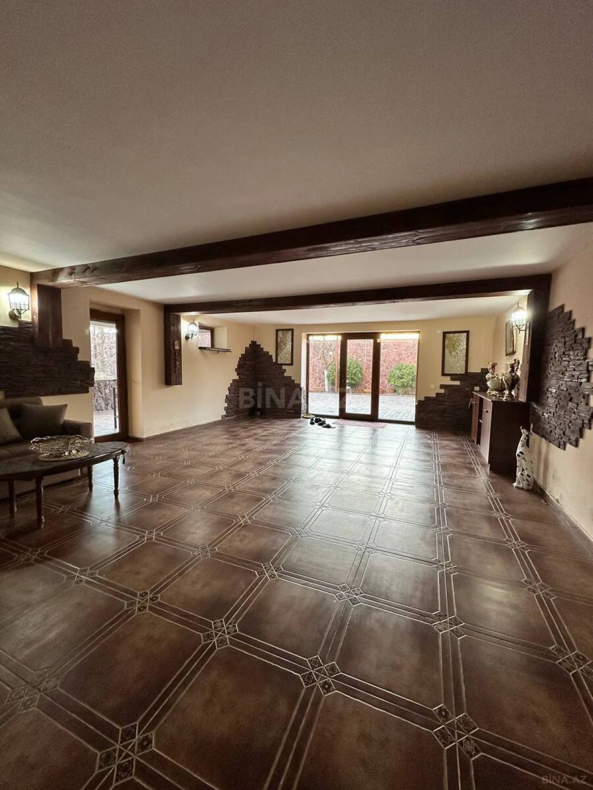 Satılır 6 otaqlı həyət evi 600 m²