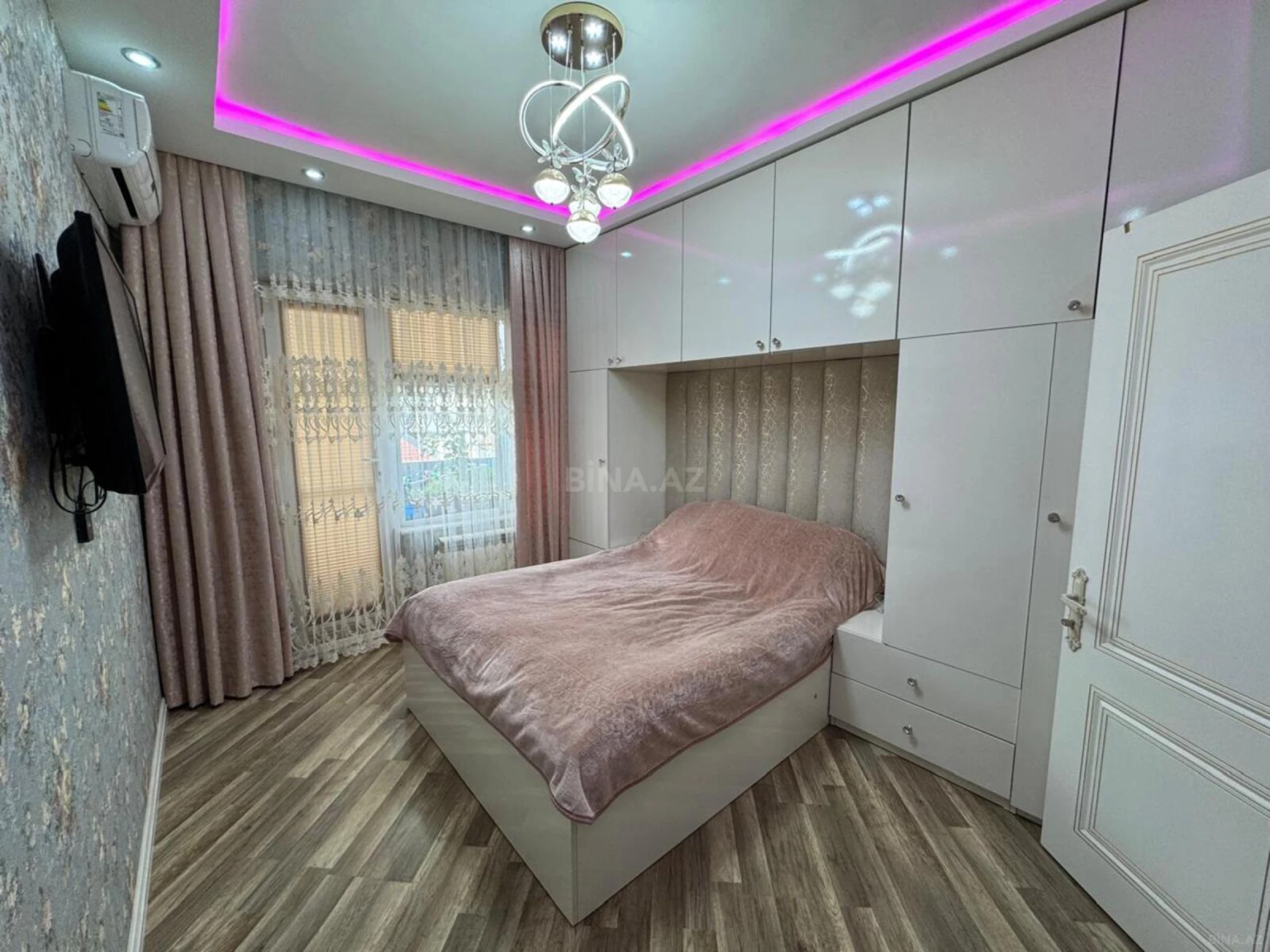 Satılır 2 otaqlı mənzil 65 m²