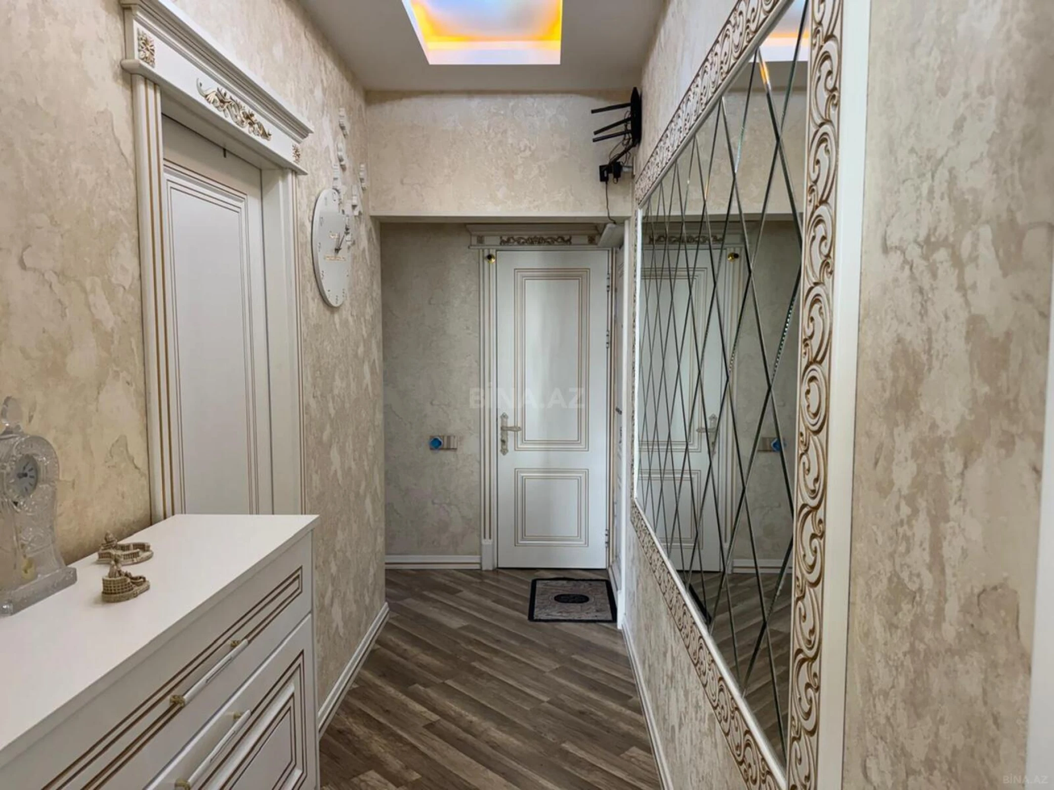 Satılır 2 otaqlı mənzil 65 m²