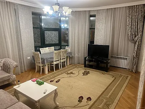 Kirayə verilir 3 otaqlı mənzil 140 m²