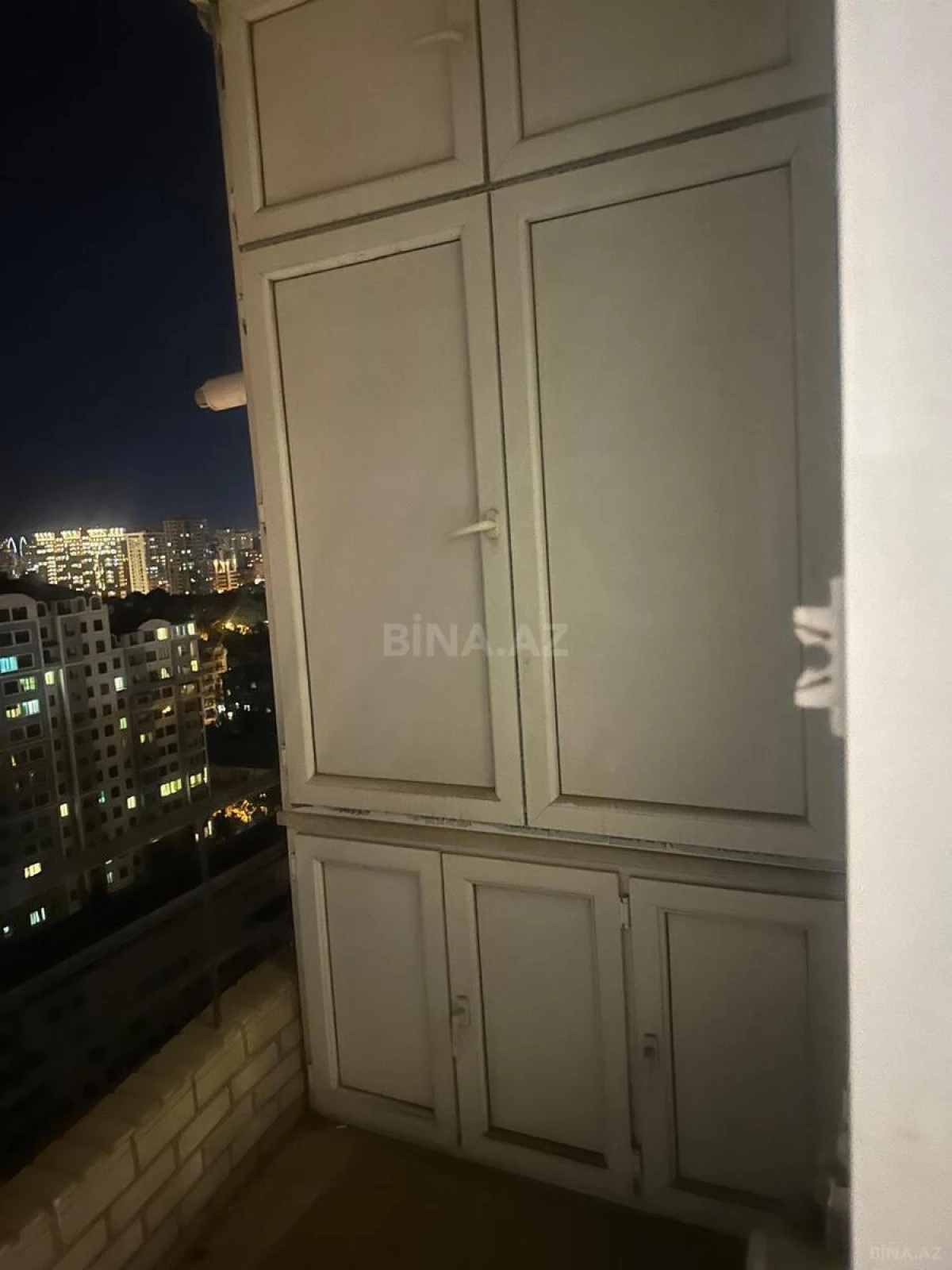 Kirayə verilir 3 otaqlı mənzil 140 m²