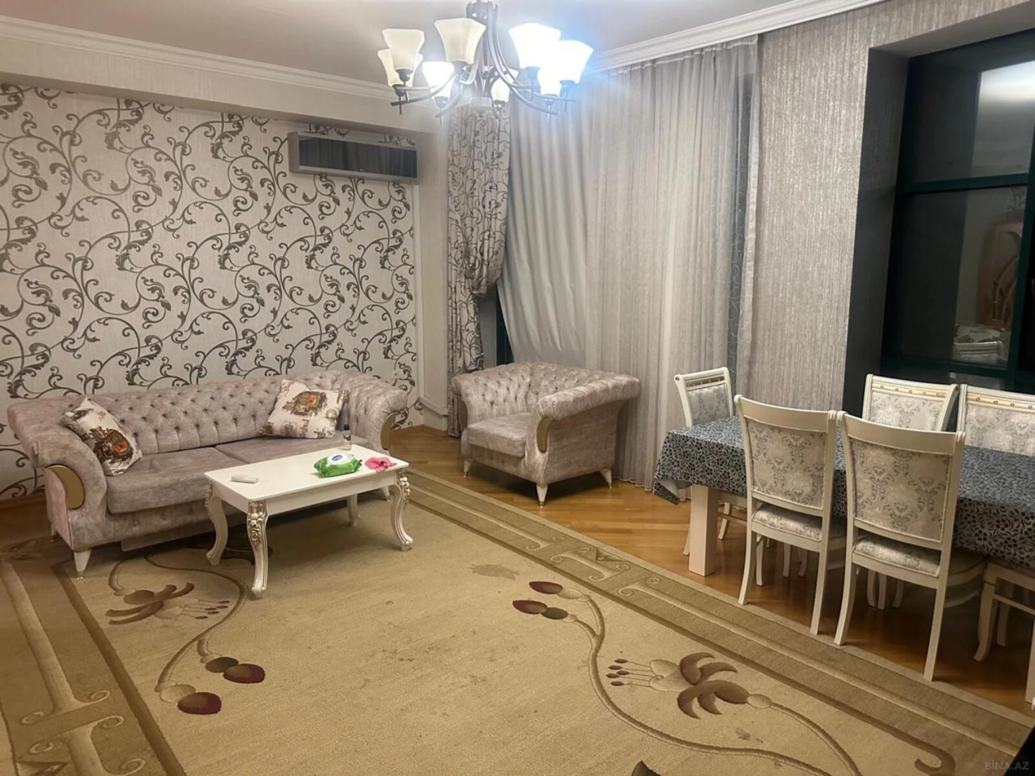 Kirayə verilir 3 otaqlı mənzil 140 m²