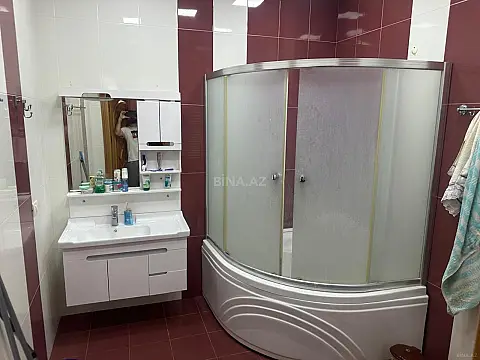 Kirayə verilir 3 otaqlı mənzil 140 m²