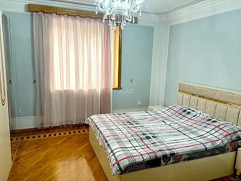 Kirayə verilir 6 otaqlı mənzil 260 m²