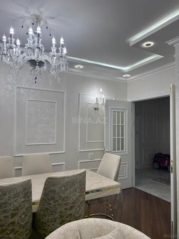 Satılır 3 otaqlı mənzil 151 m²