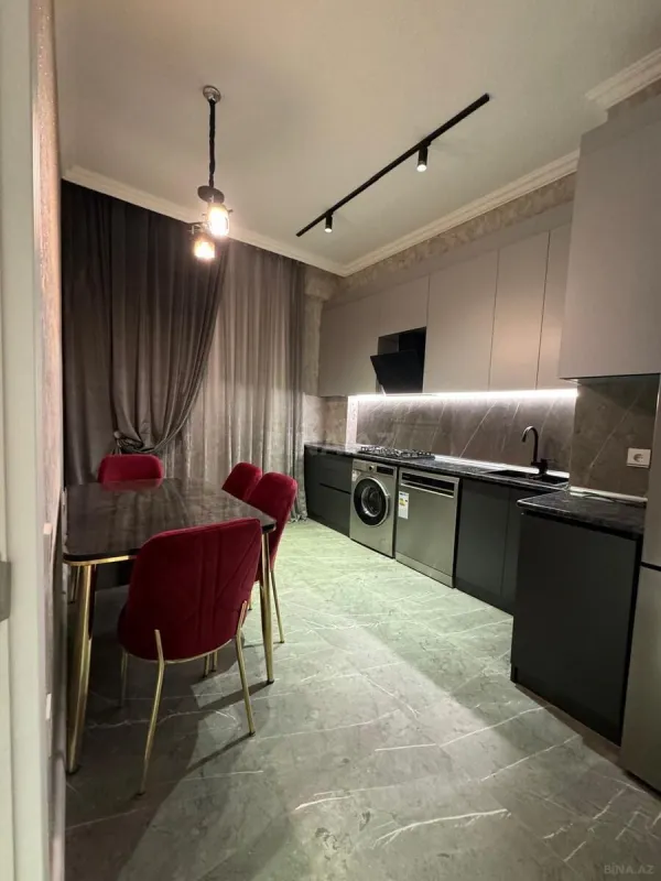 Kirayə verilir 2 otaqlı mənzil 82 m²