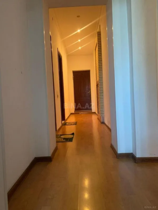 Satılır 8 otaqlı həyət evi 285 m²