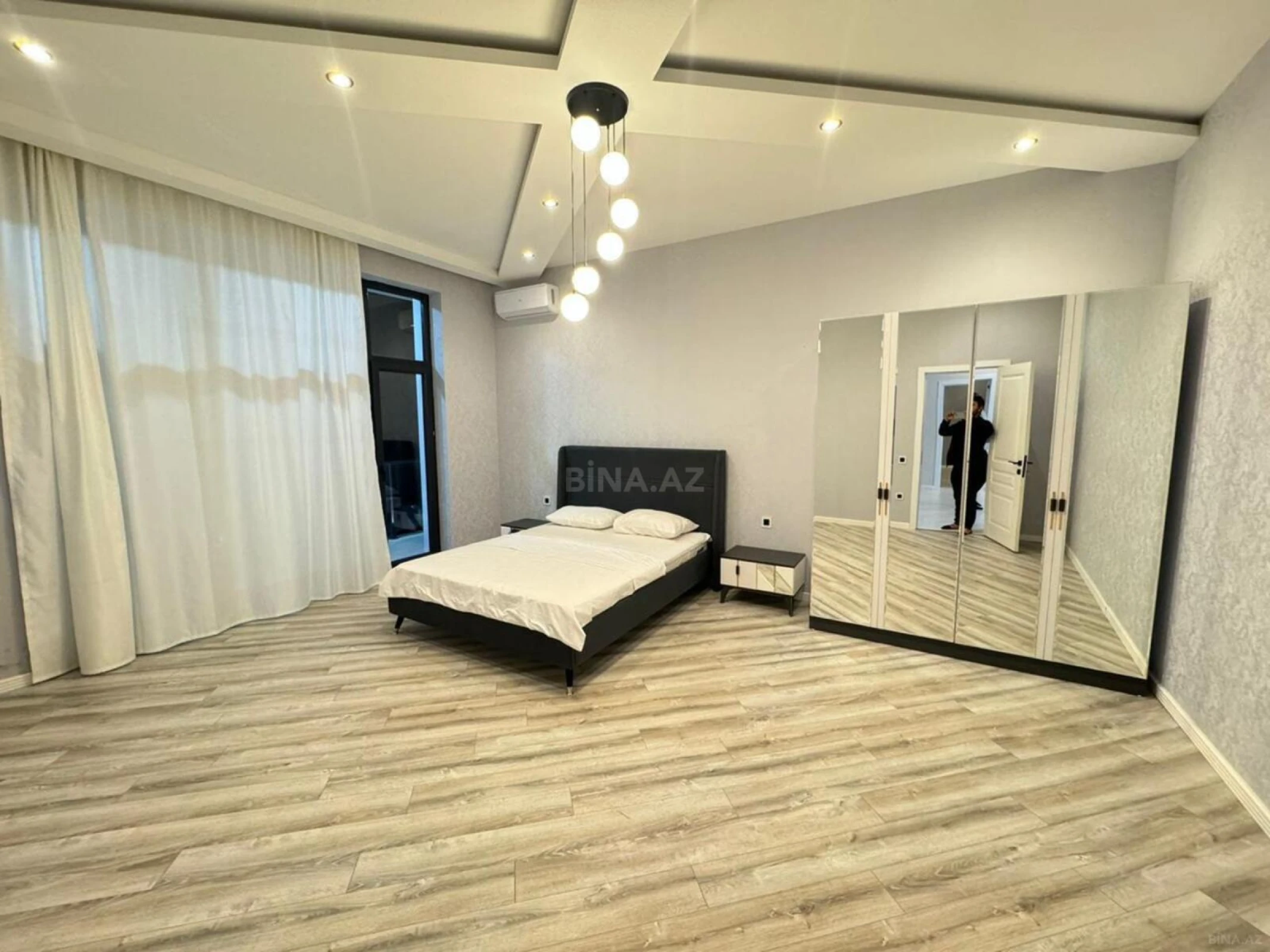 Kirayə verilir 5 otaqlı həyət evi 370 m²