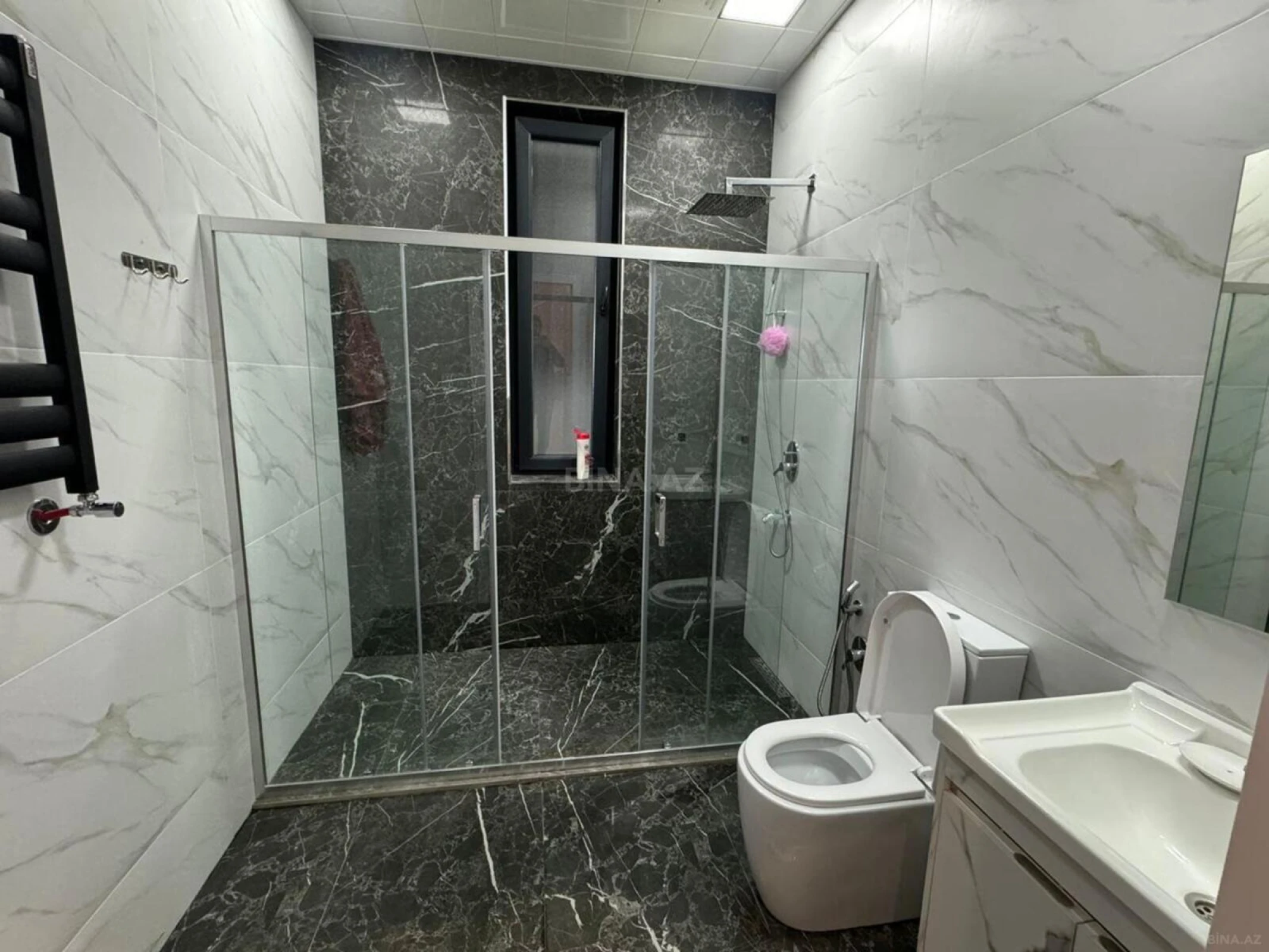 Kirayə verilir 5 otaqlı həyət evi 370 m²