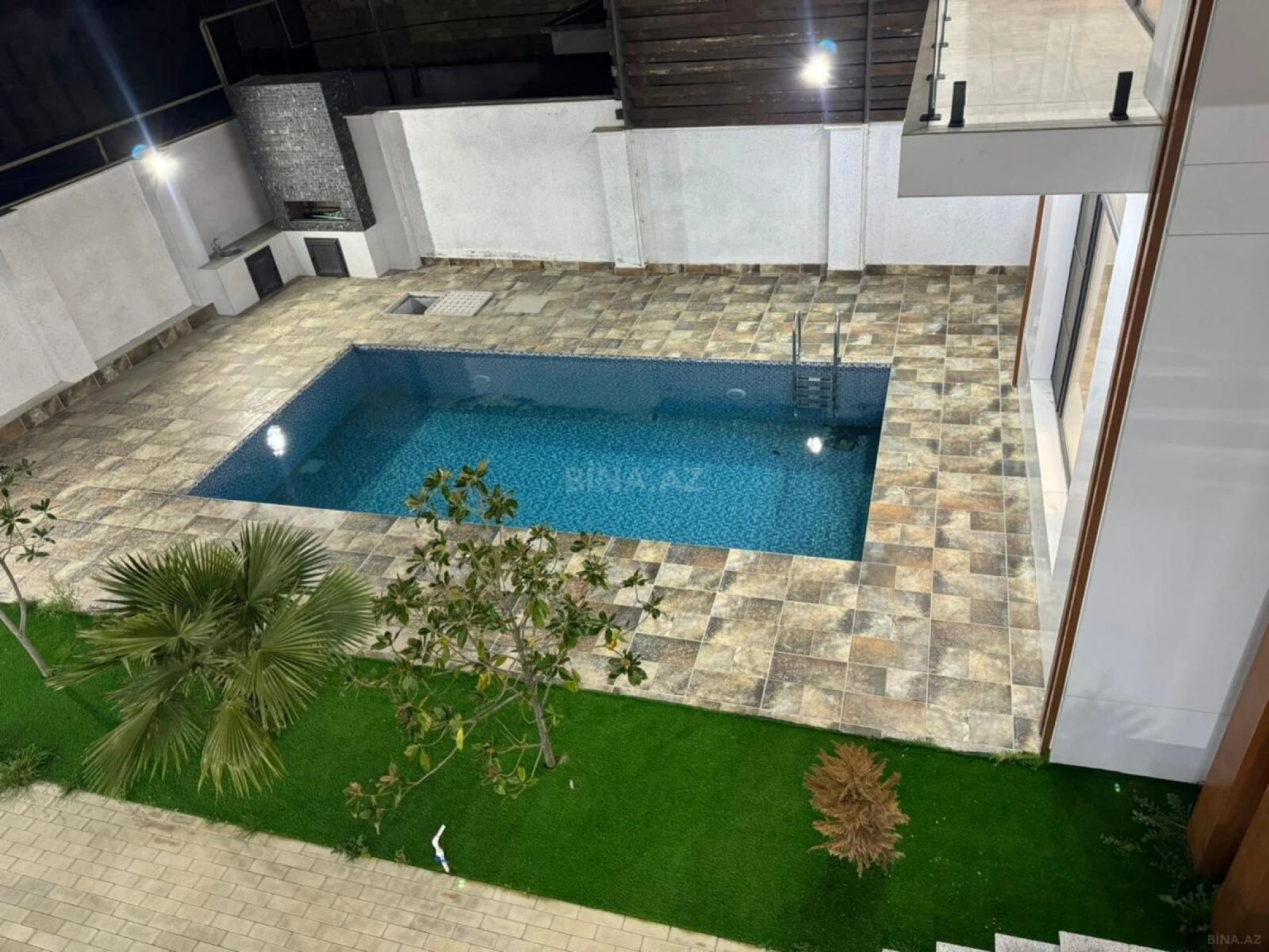 Kirayə verilir 5 otaqlı həyət evi 370 m²