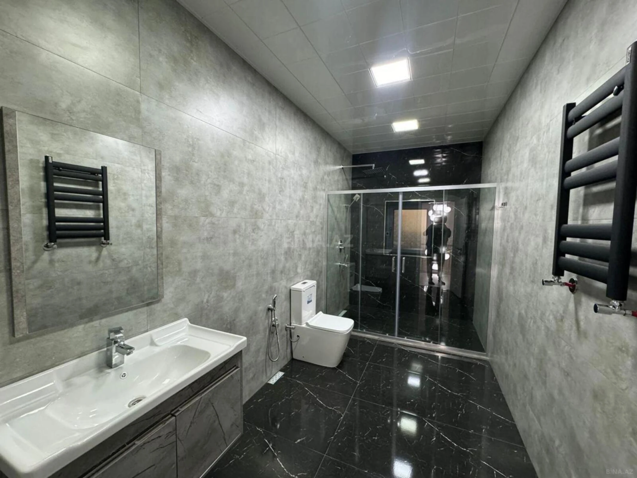 Kirayə verilir 5 otaqlı həyət evi 370 m²