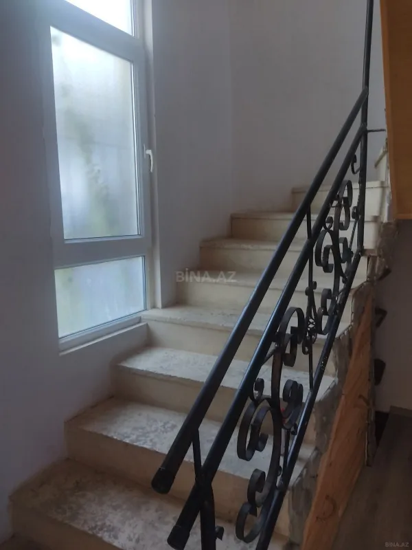 Satılır 6 otaqlı həyət evi 192 m²