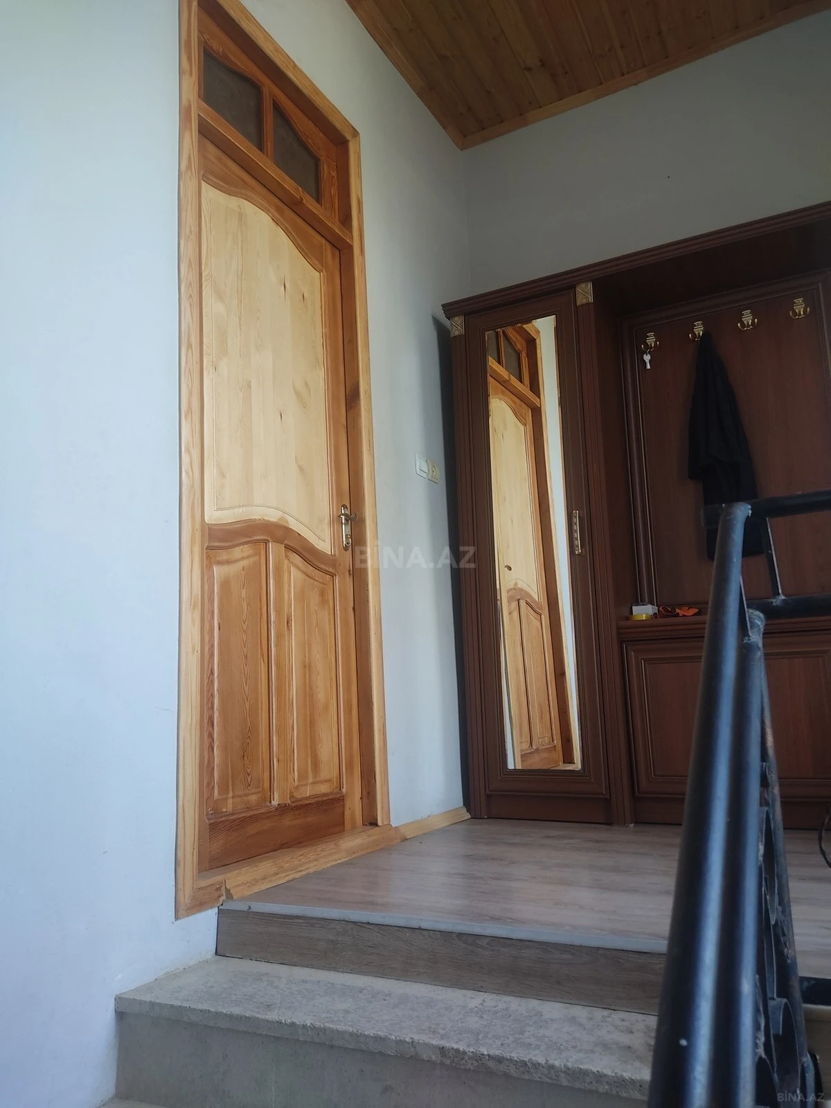 Satılır 6 otaqlı həyət evi 192 m²