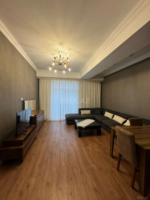 Kirayə verilir 4 otaqlı mənzil 150 m²
