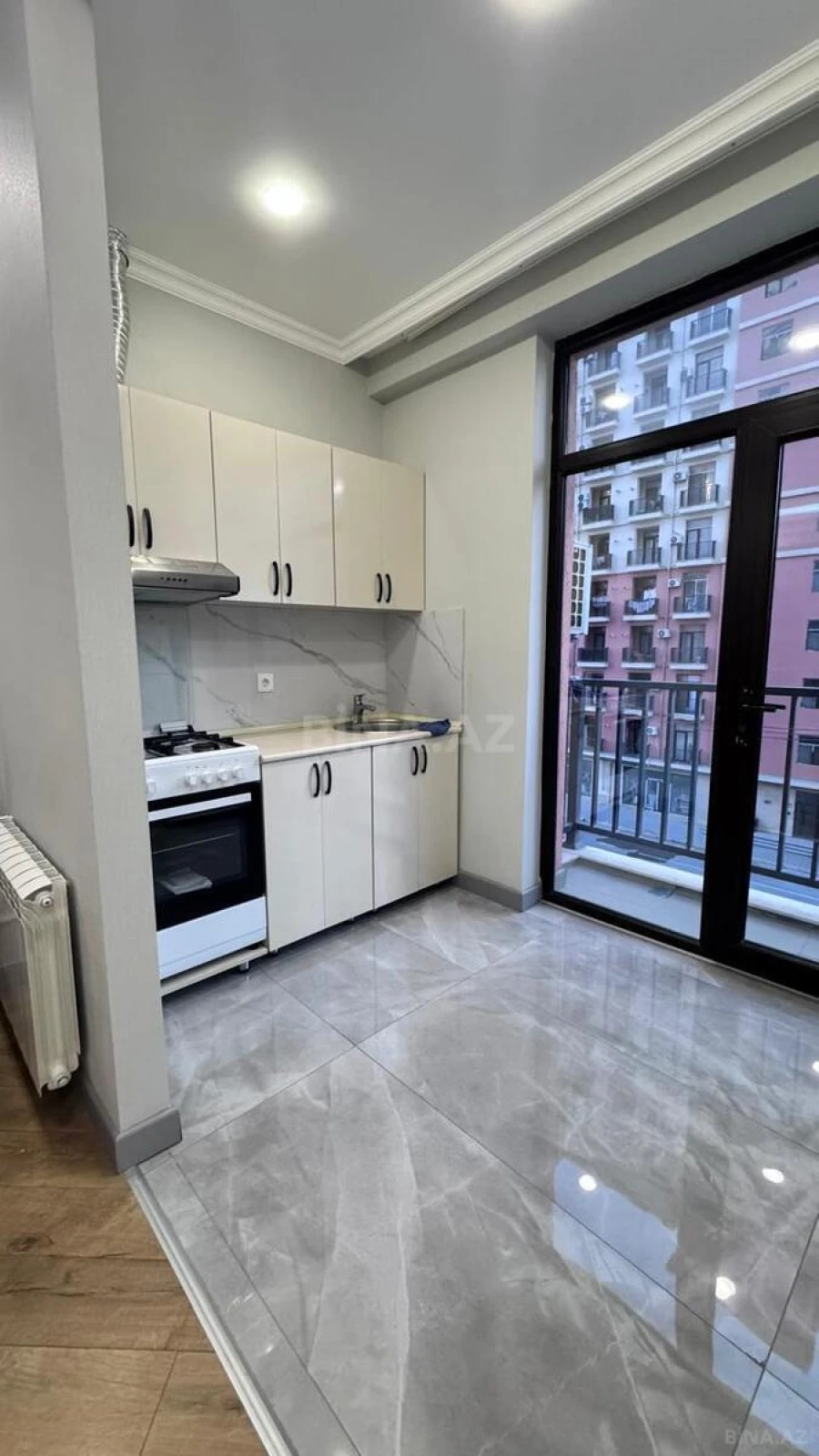 Kirayə verilir 2 otaqlı mənzil 67 m²