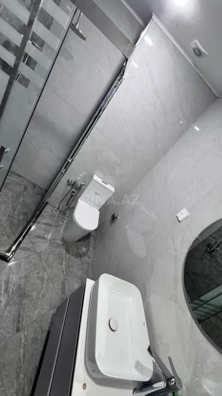 Kirayə verilir 2 otaqlı mənzil 67 m²