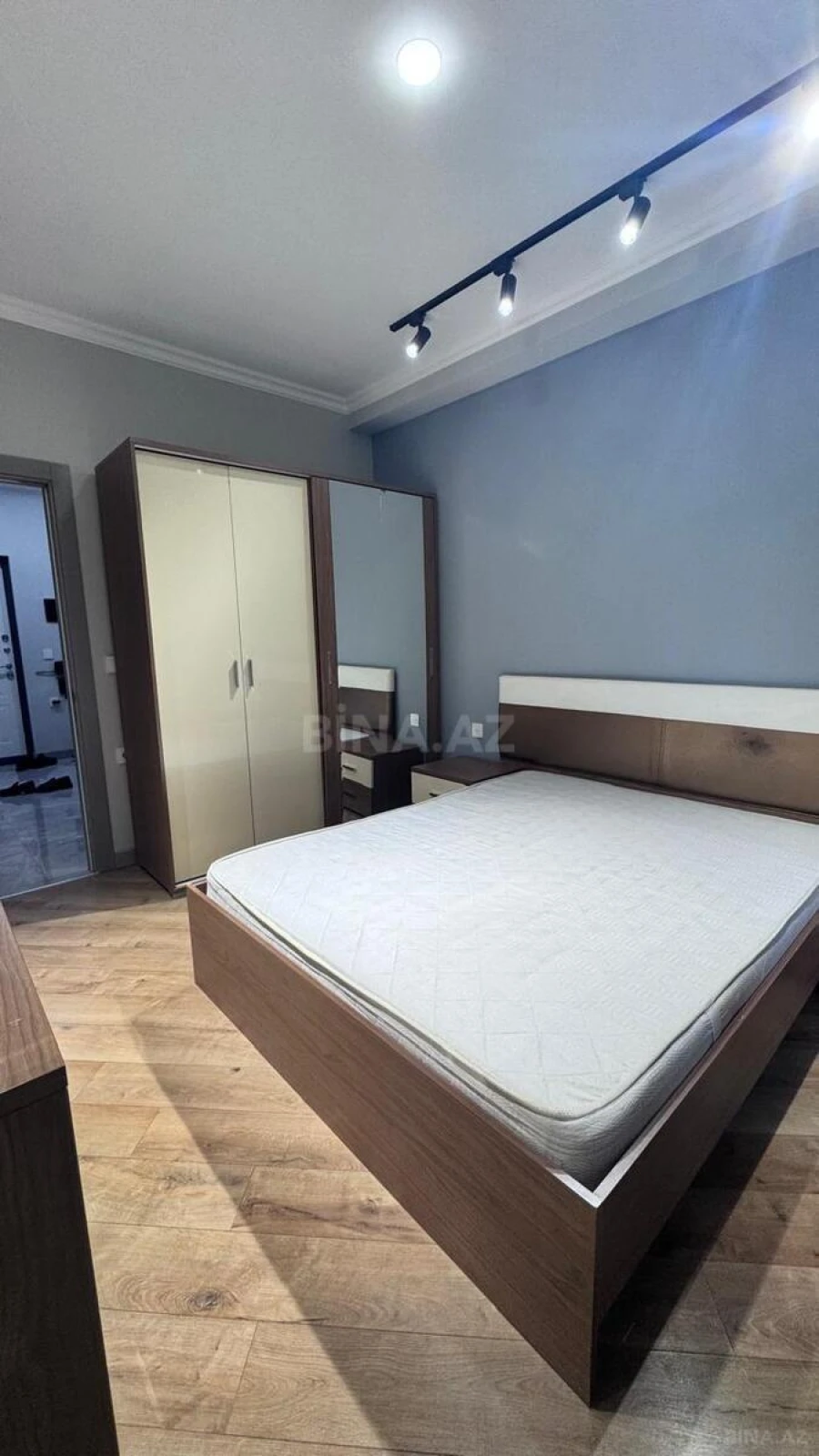 Kirayə verilir 2 otaqlı mənzil 67 m²