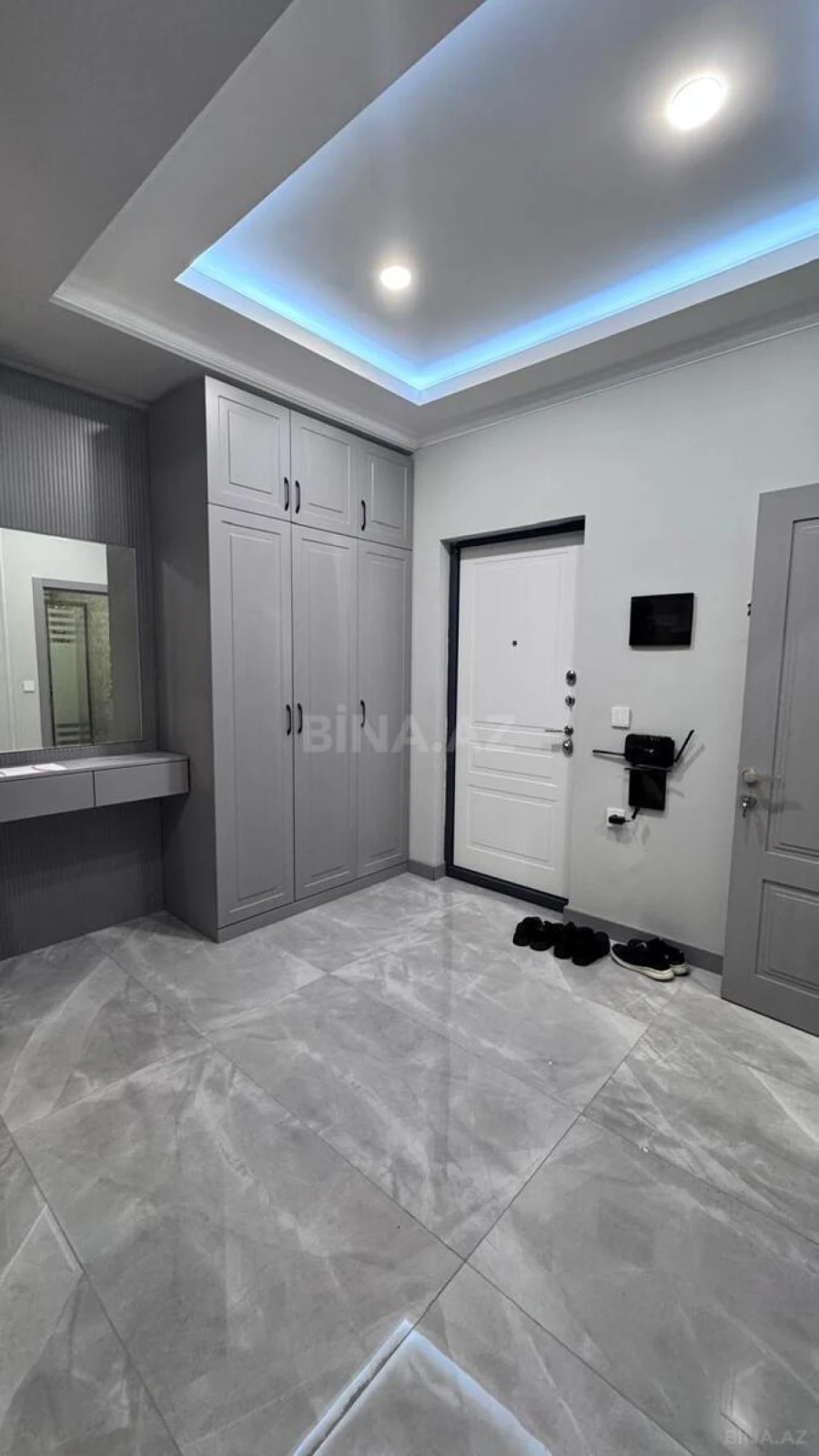 Kirayə verilir 2 otaqlı mənzil 67 m²