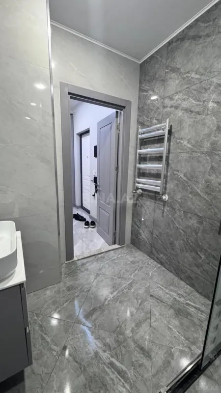 Kirayə verilir 2 otaqlı mənzil 67 m²