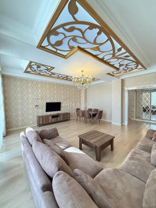 Kirayə verilir 3 otaqlı mənzil 150 m²