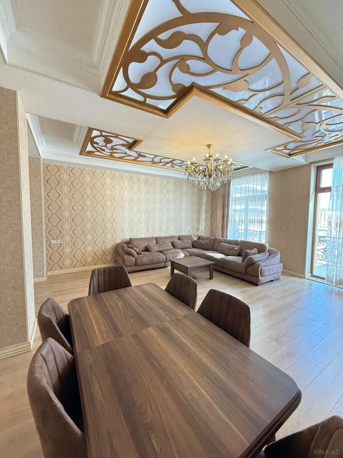 Kirayə verilir 3 otaqlı mənzil 150 m²