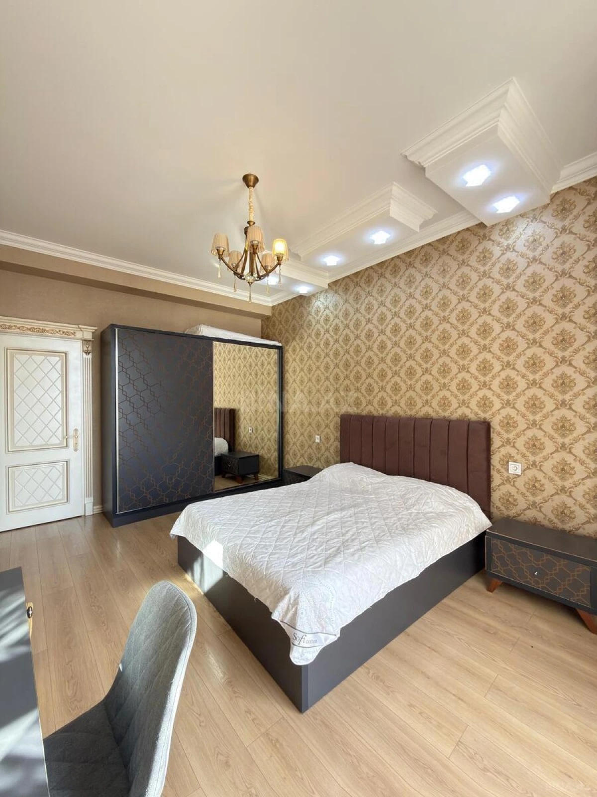 Kirayə verilir 3 otaqlı mənzil 150 m²