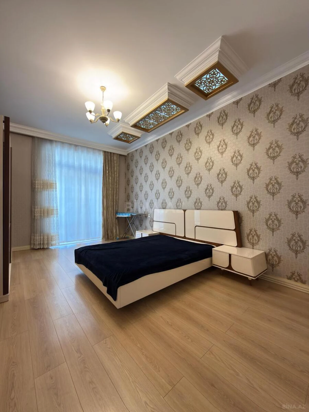 Kirayə verilir 3 otaqlı mənzil 150 m²