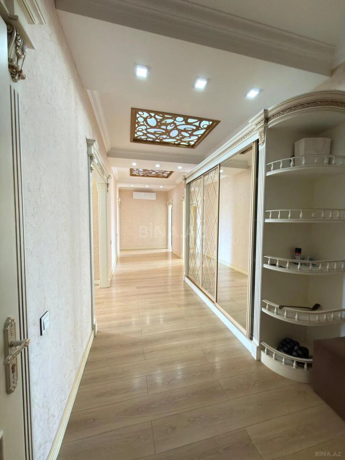 Kirayə verilir 3 otaqlı mənzil 150 m²