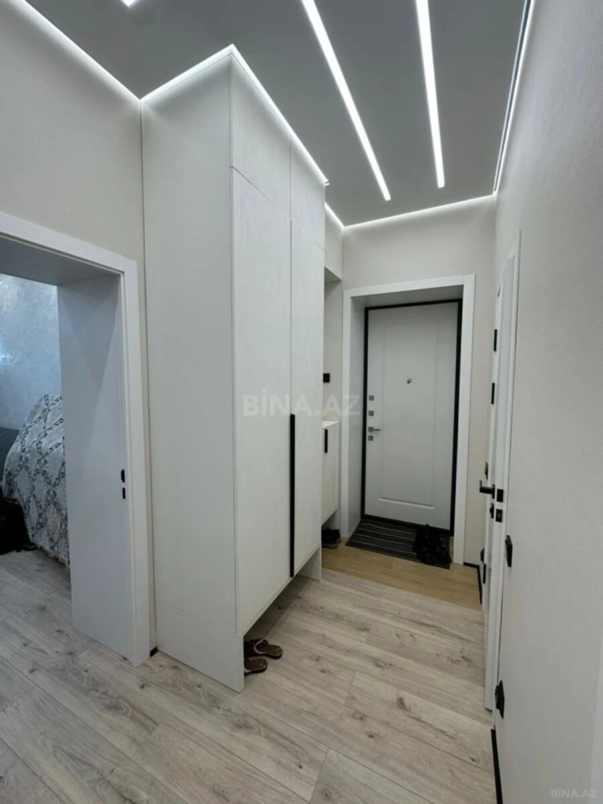 Satılır 3 otaqlı mənzil 121 m²