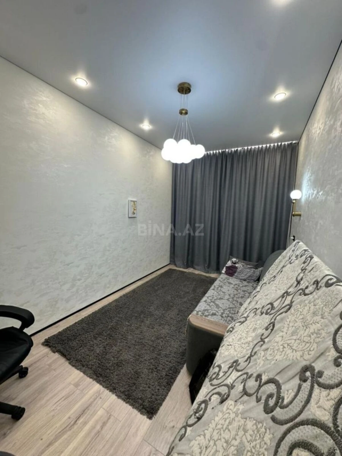 Satılır 3 otaqlı mənzil 121 m²