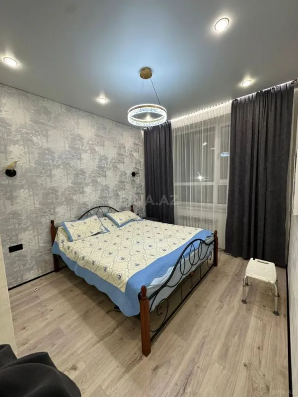 Satılır 3 otaqlı mənzil 121 m²