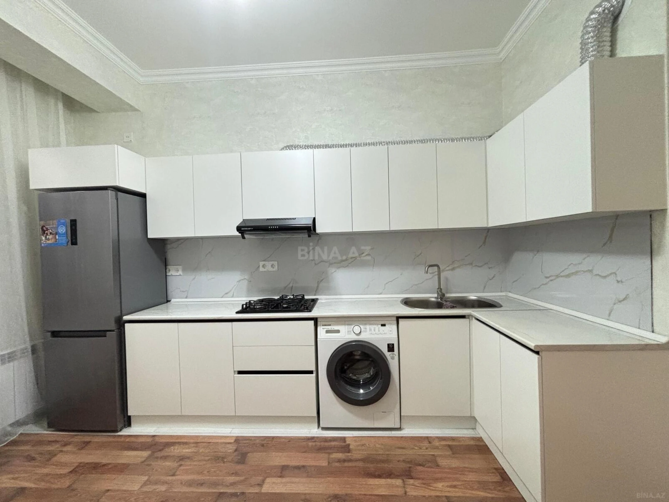 Kirayə verilir 2 otaqlı mənzil 100 m²