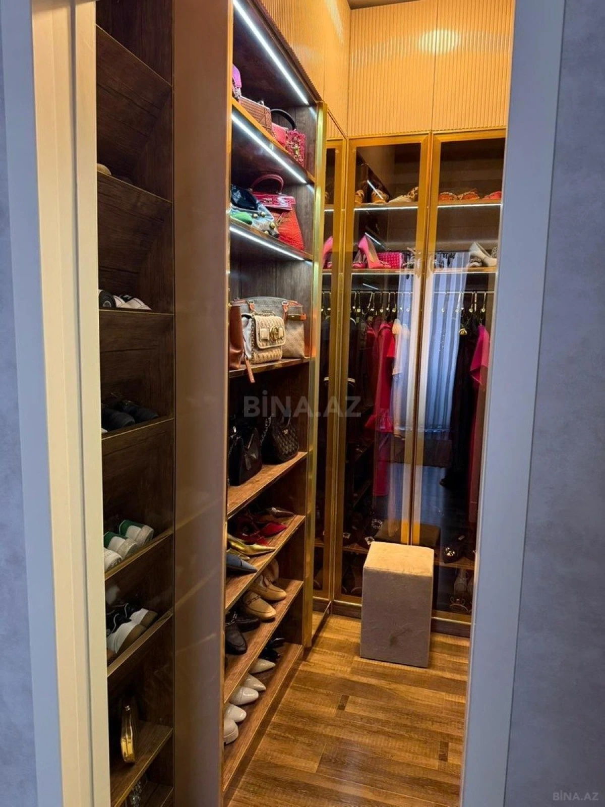 Satılır həyət evi 400 m²