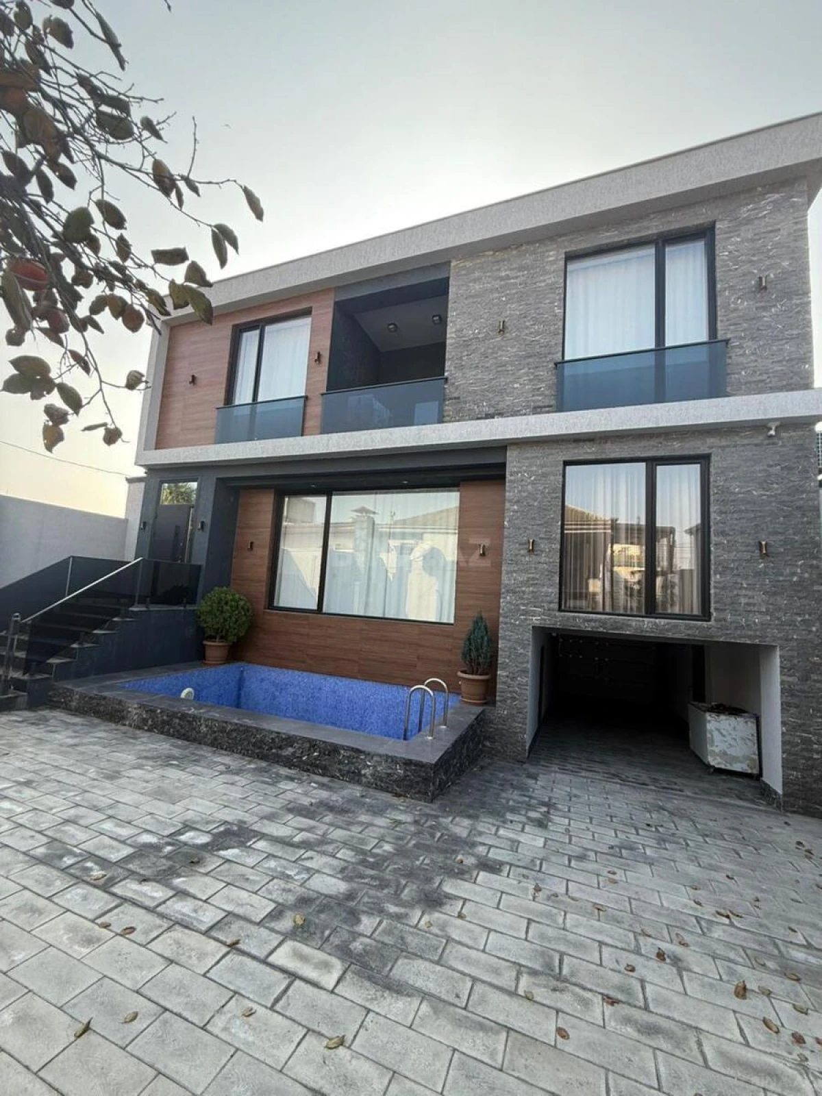 Satılır həyət evi 400 m²