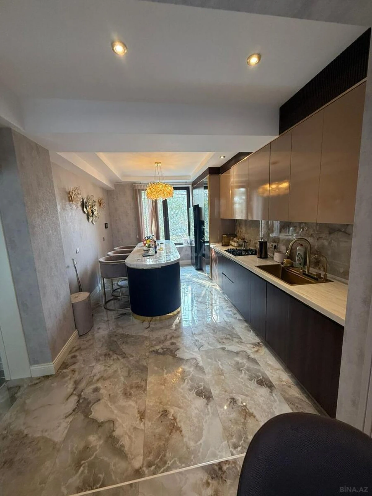 Satılır həyət evi 400 m²