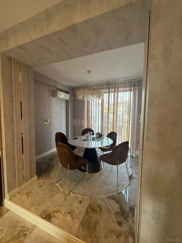 Satılır həyət evi 400 m²