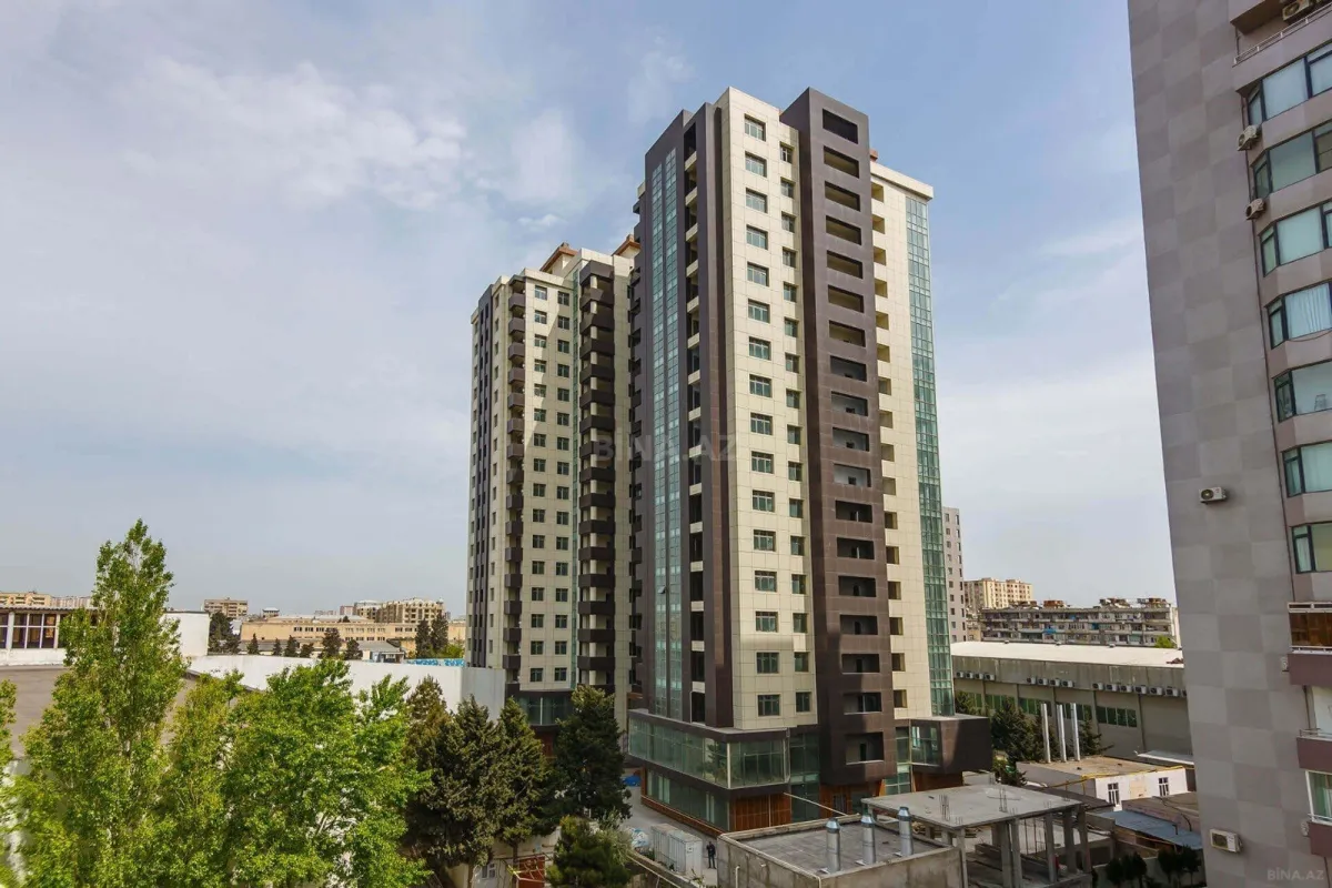 Satılır 3 otaqlı mənzil 157 m²