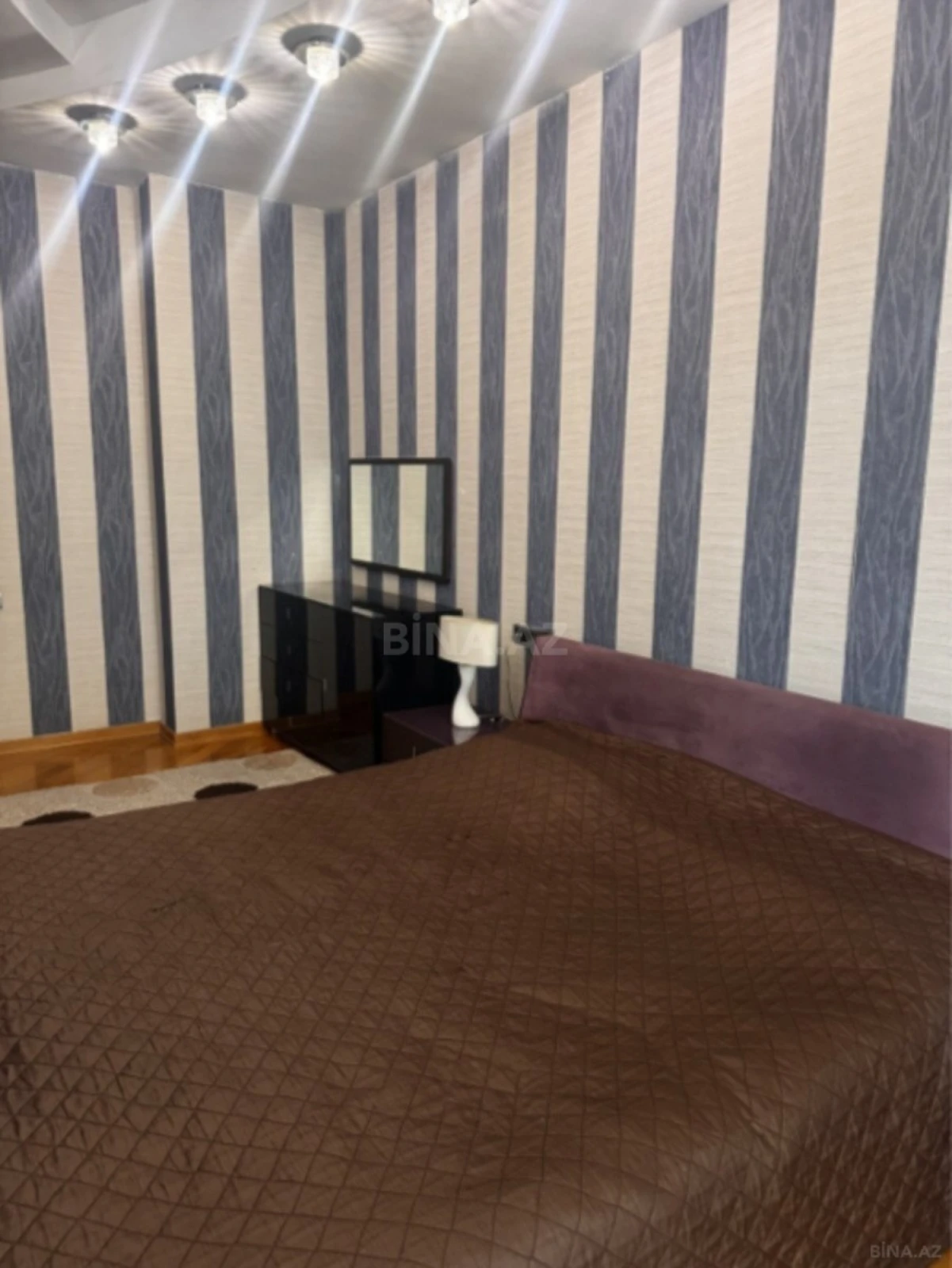 Kirayə verilir 3 otaqlı mənzil 152 m²