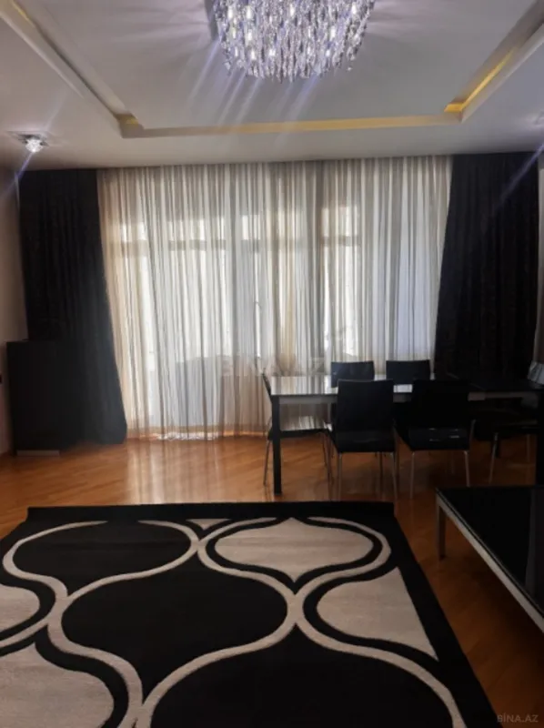 Kirayə verilir 3 otaqlı mənzil 152 m²