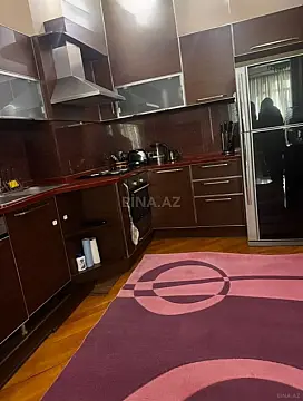 Kirayə verilir 3 otaqlı mənzil 152 m²