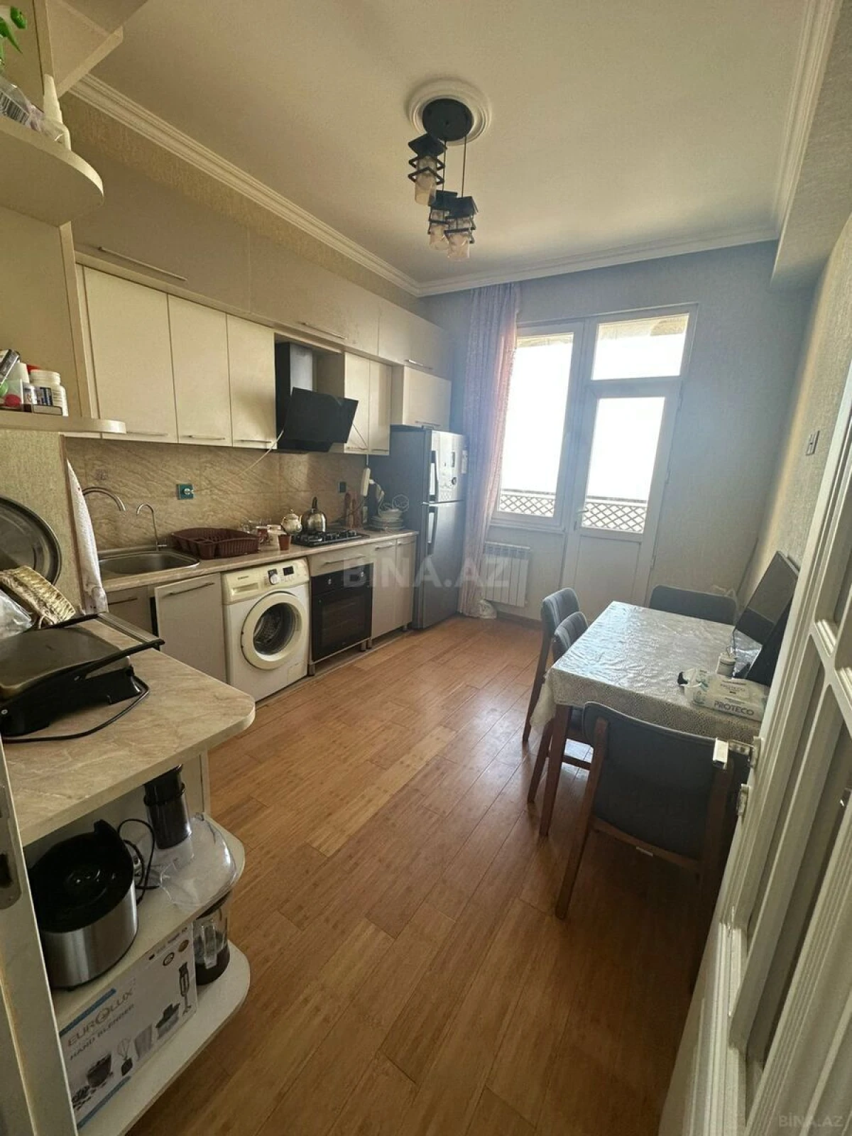 Satılır 3 otaqlı mənzil 94 m²