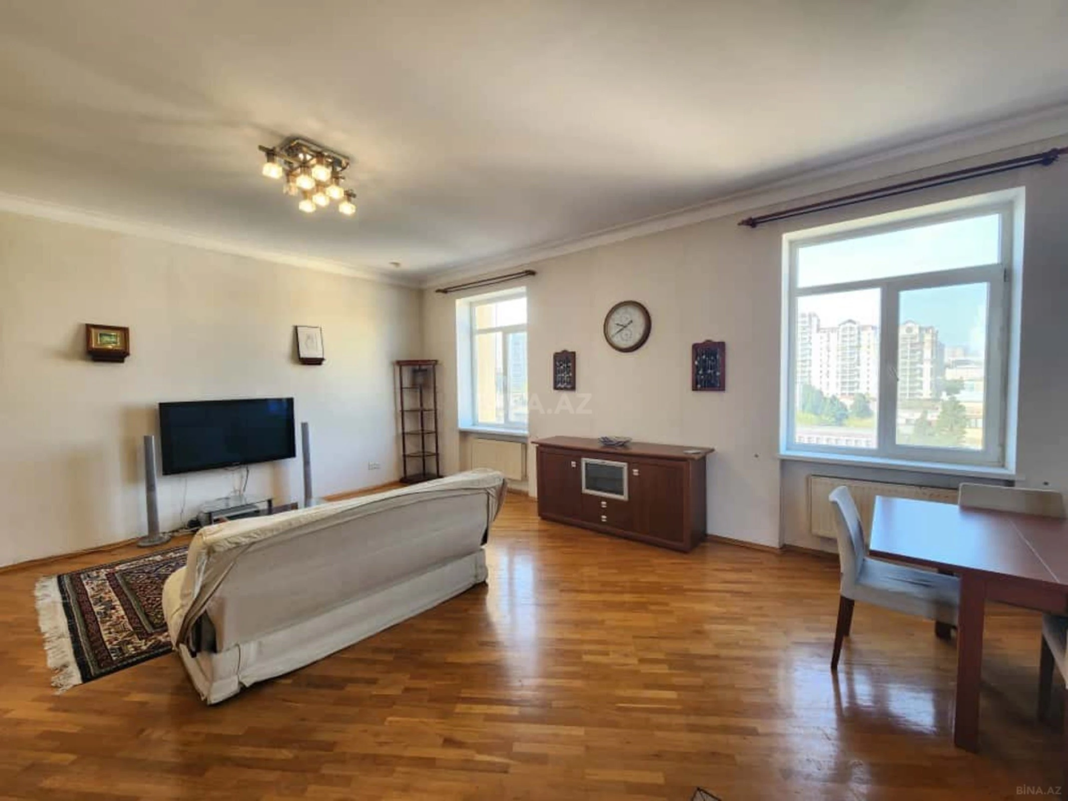 Satılır 3 otaqlı mənzil 110 m²