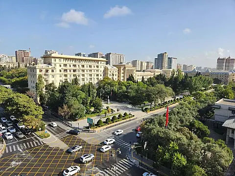 Satılır 3 otaqlı mənzil 110 m²