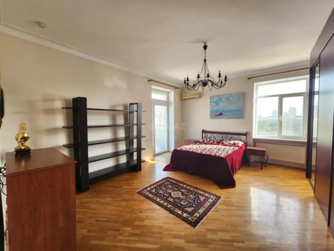 Satılır 3 otaqlı mənzil 110 m²