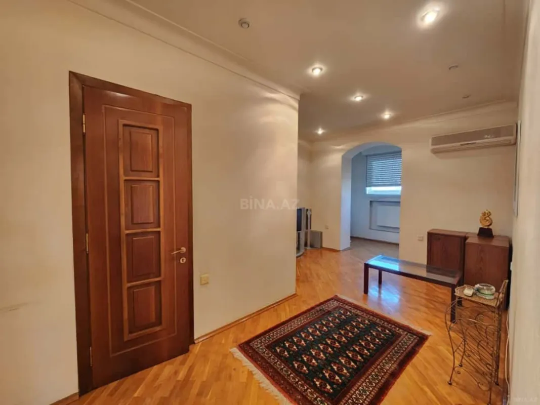 Satılır 3 otaqlı mənzil 110 m²
