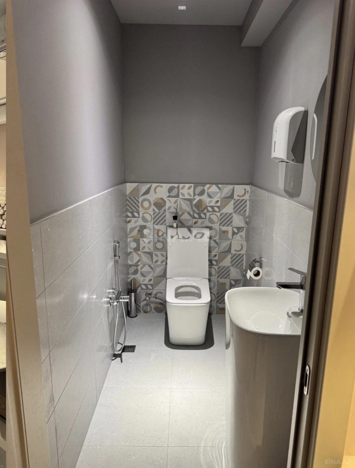 Kirayə verilir obyekt 90 m²